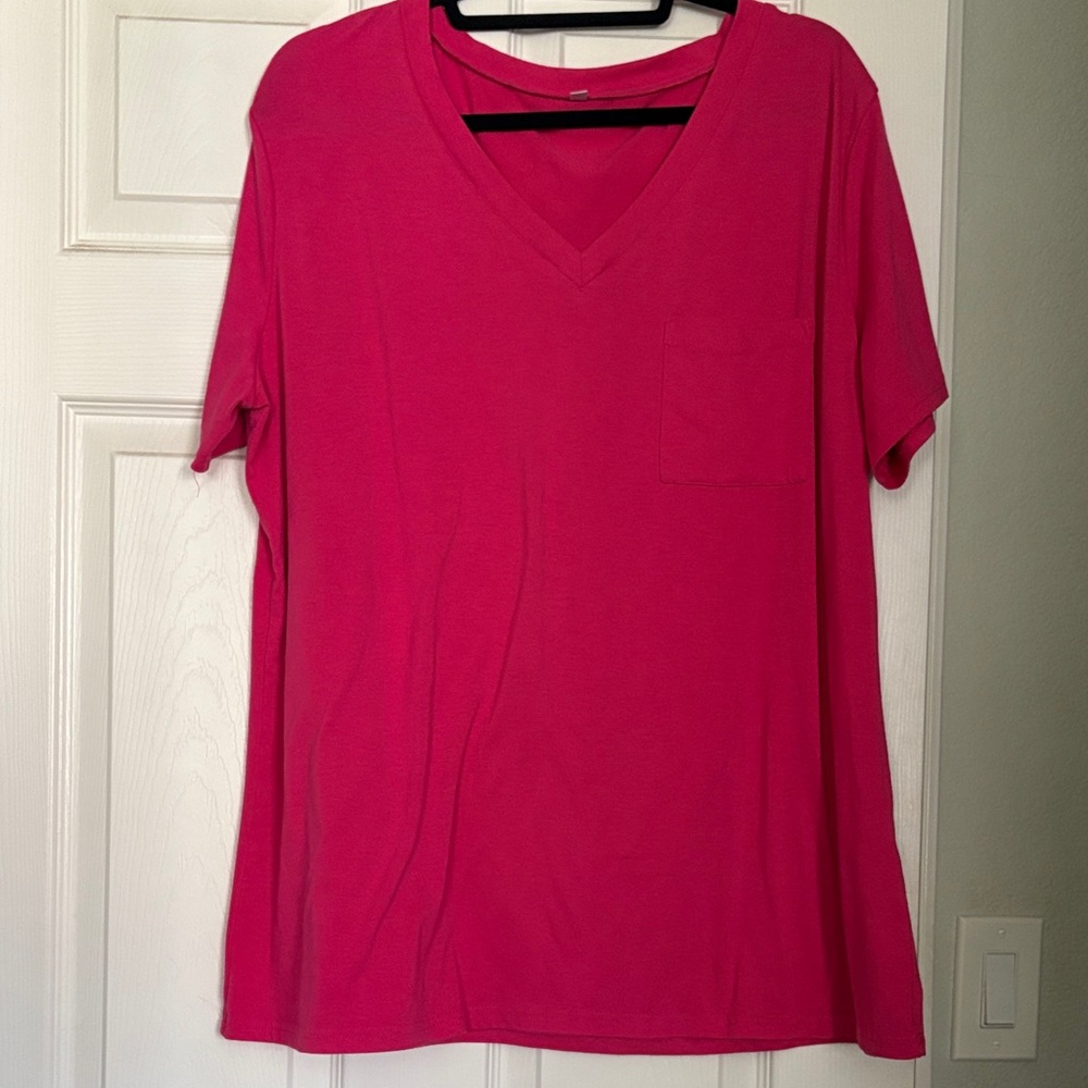 Pink V-Neck Pocket Tee Short Sleeve 2X GUC
